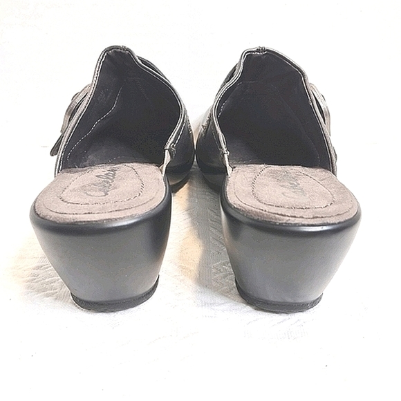 Cabela's Metallic Leather Clogs, Size 9.5 - Picture 5 of 7